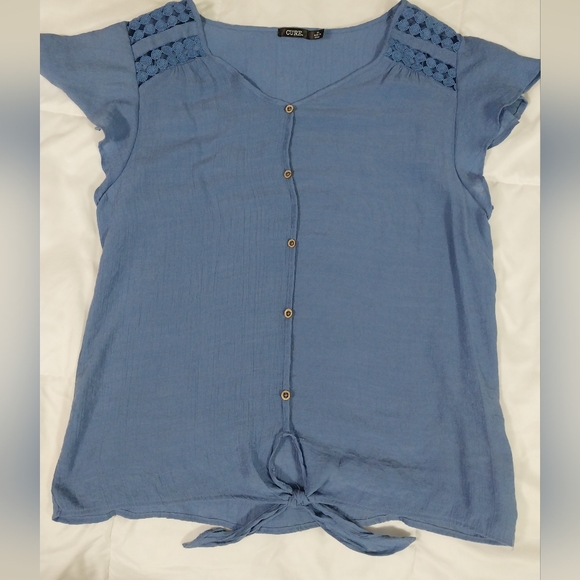 Cure Flutter Sleeve Top - Picture 4 of 4